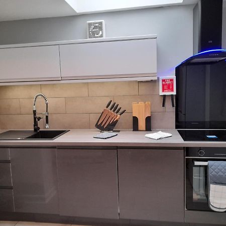 93 Newtown Road Apartment Great Malvern Bagian luar foto