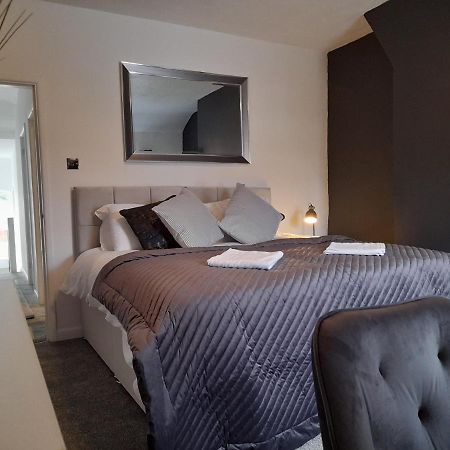 93 Newtown Road Apartment Great Malvern Bagian luar foto