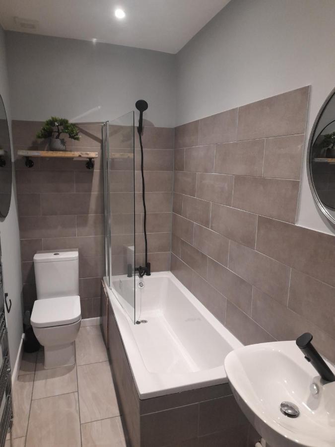 93 Newtown Road Apartment Great Malvern Bagian luar foto