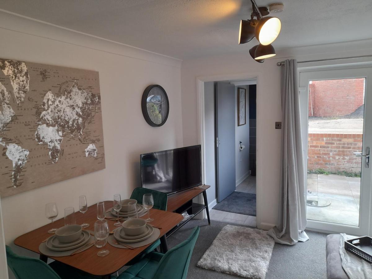 93 Newtown Road Apartment Great Malvern Bagian luar foto