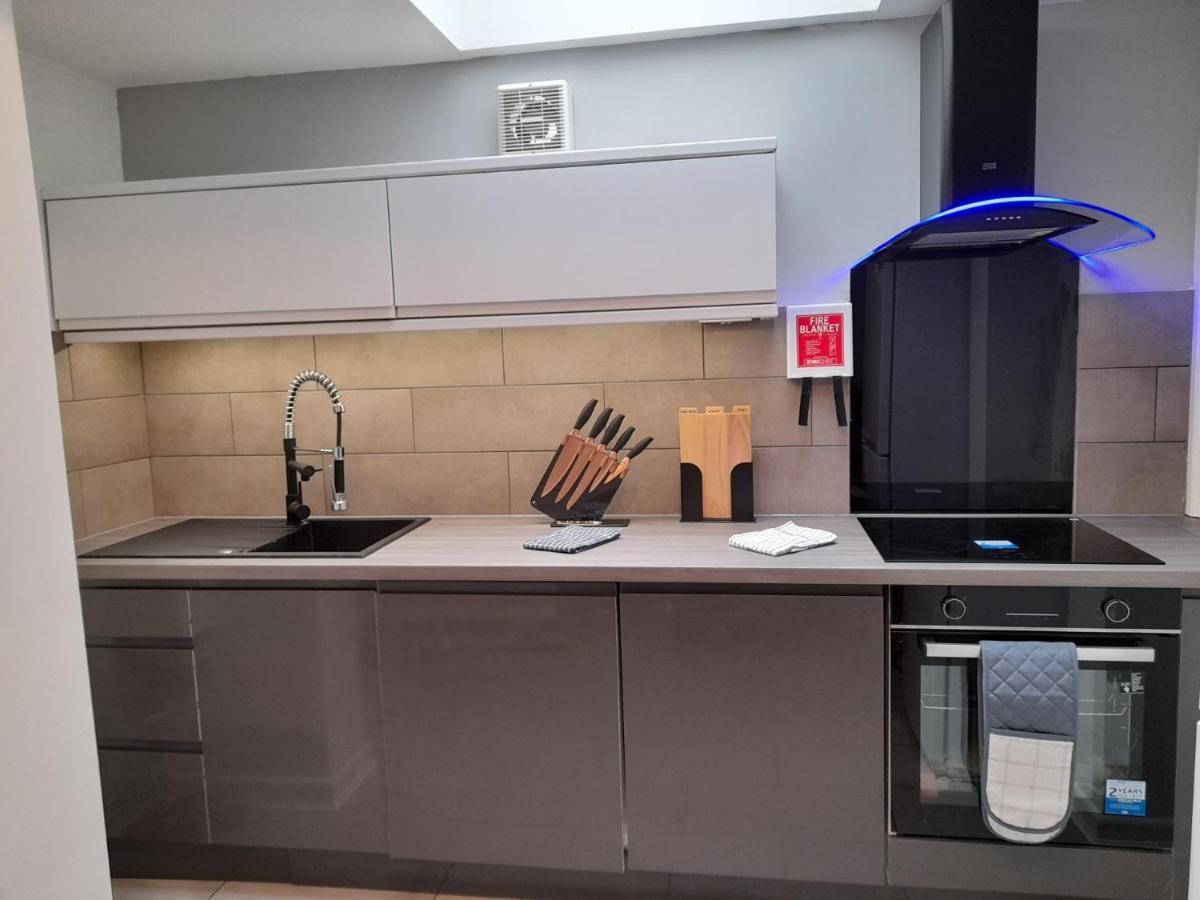 93 Newtown Road Apartment Great Malvern Bagian luar foto