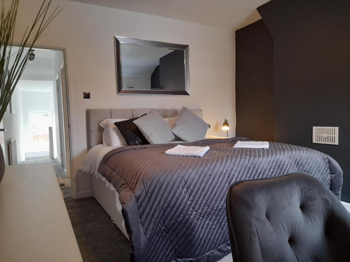93 Newtown Road Apartment Great Malvern Bagian luar foto